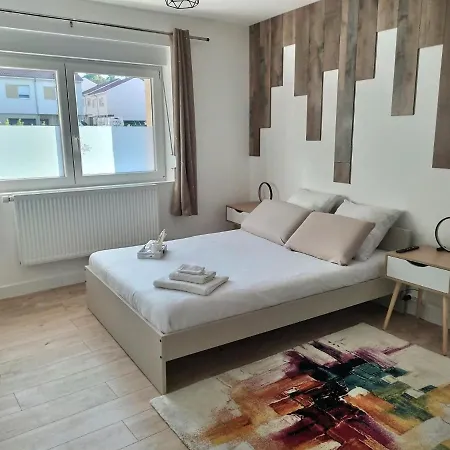 Ch Privee 18m - Canape - Netflix - 120m * Woippy